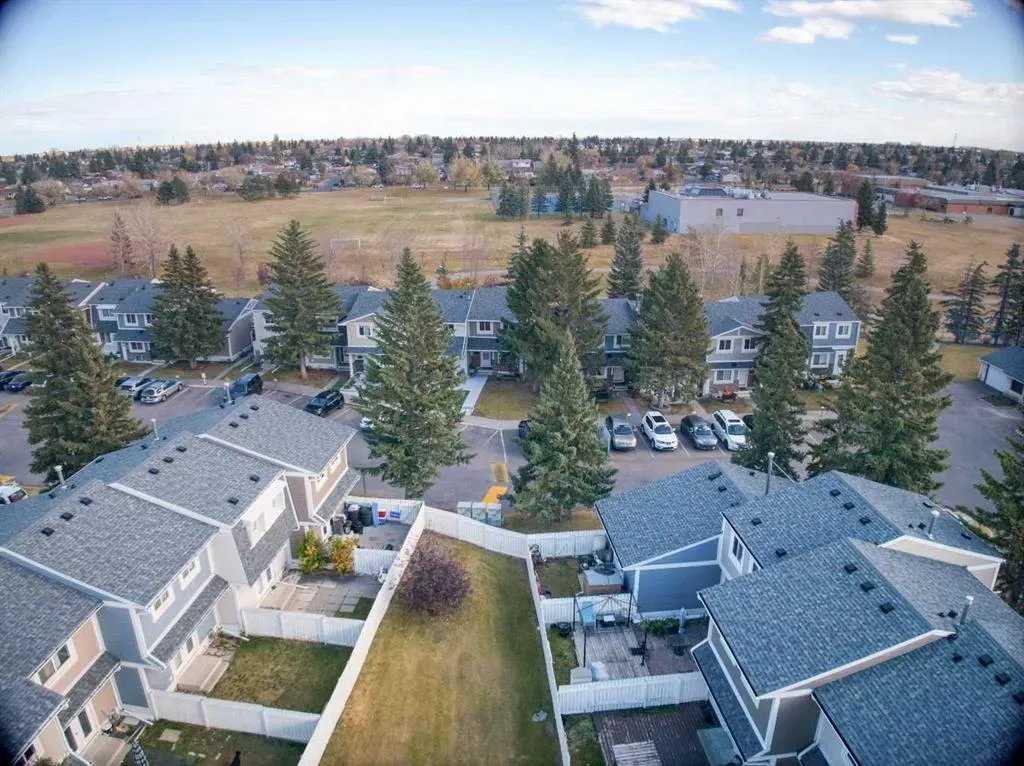 212 Georgian Villas NE