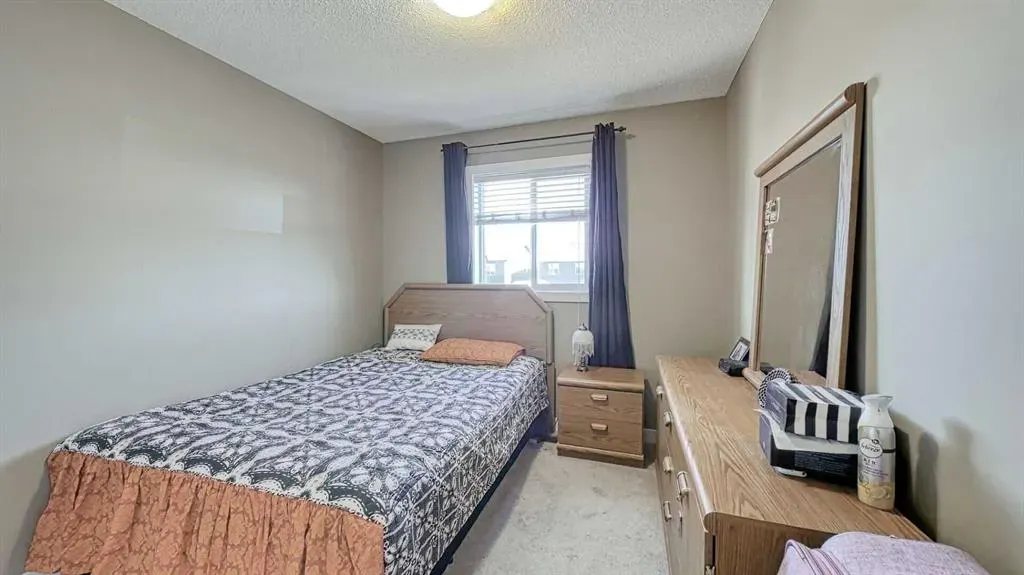 552 Evanston Drive NW