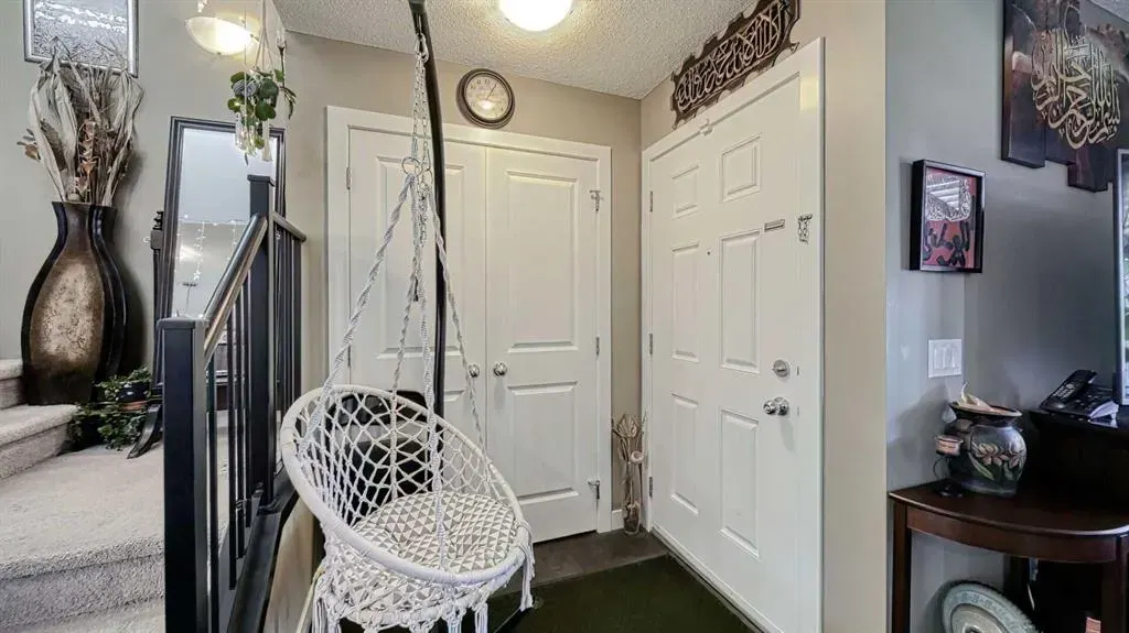 552 Evanston Drive NW