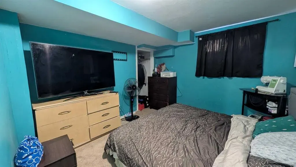 430 Pinehill Road NE