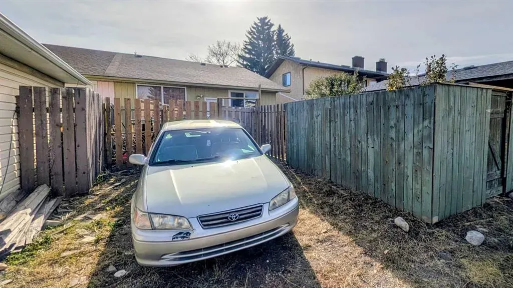 430 Pinehill Road NE