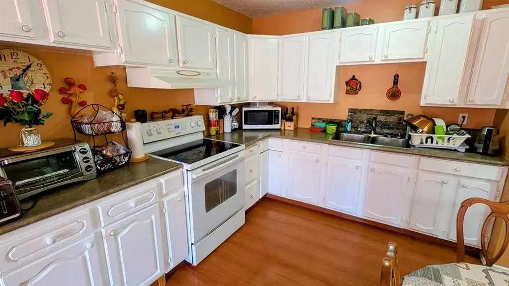 430 Pinehill Road NE