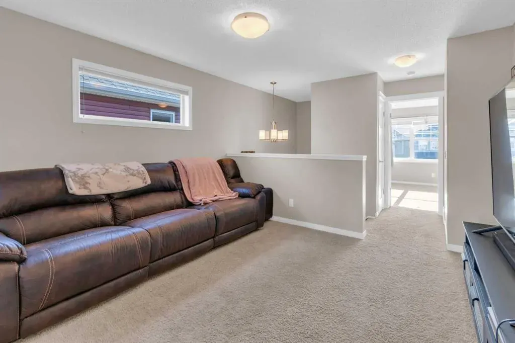 84 Fireside Crescent