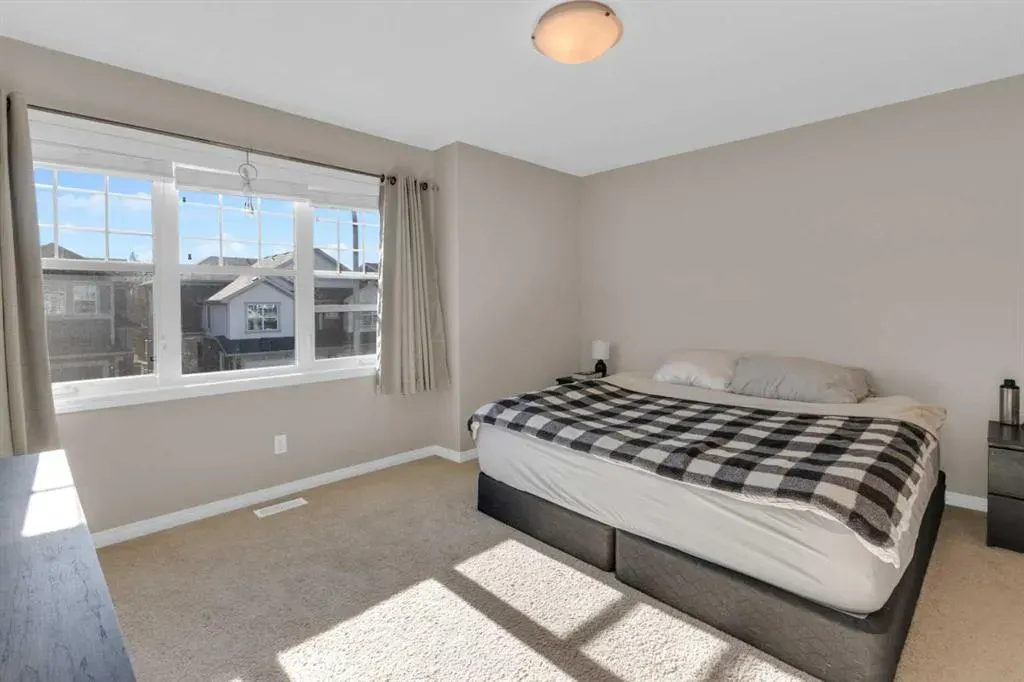 84 Fireside Crescent