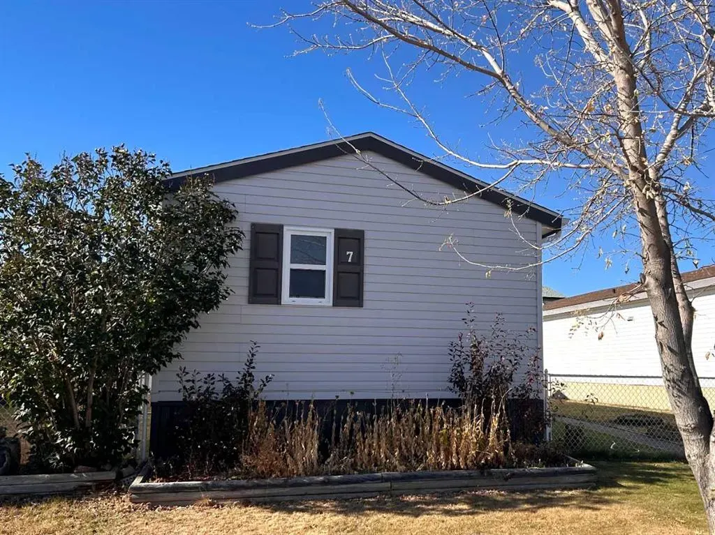 7 Meadowplace Drive E