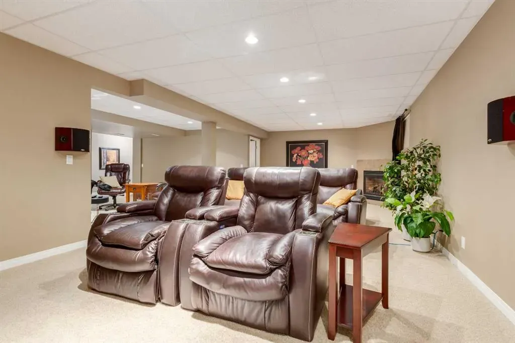 11756 Valley Ridge Boulevard NW