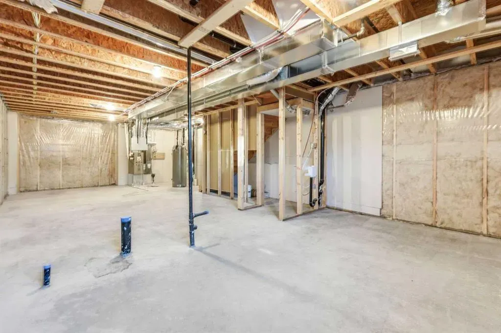 150 Edith Green NW