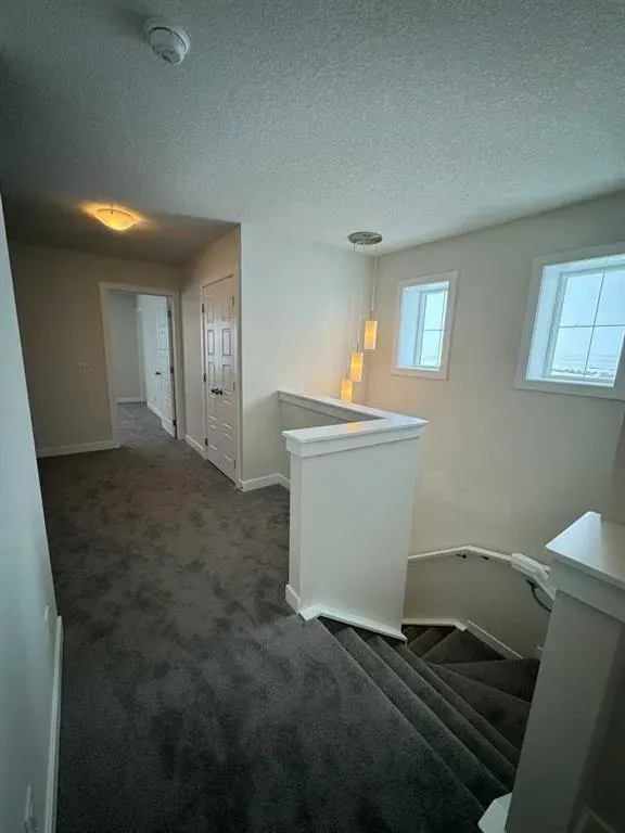 150 Edith Green NW