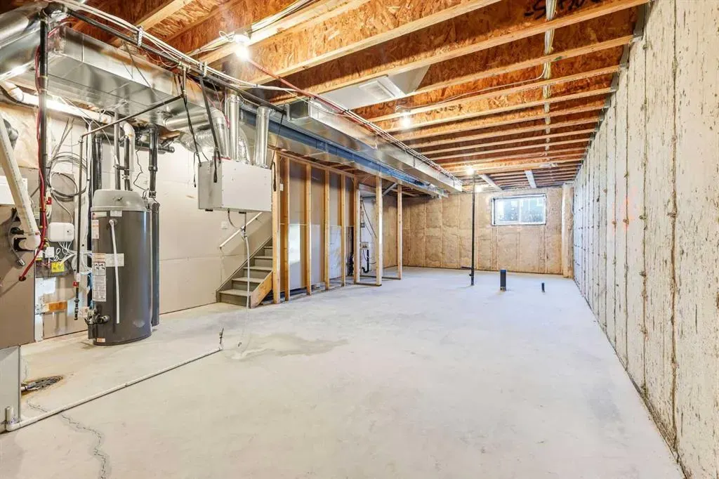 150 Edith Green NW