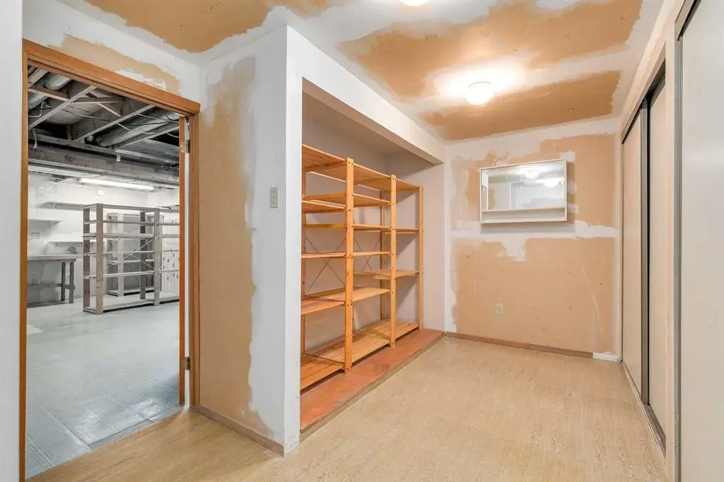 76 Woodstock Road SW