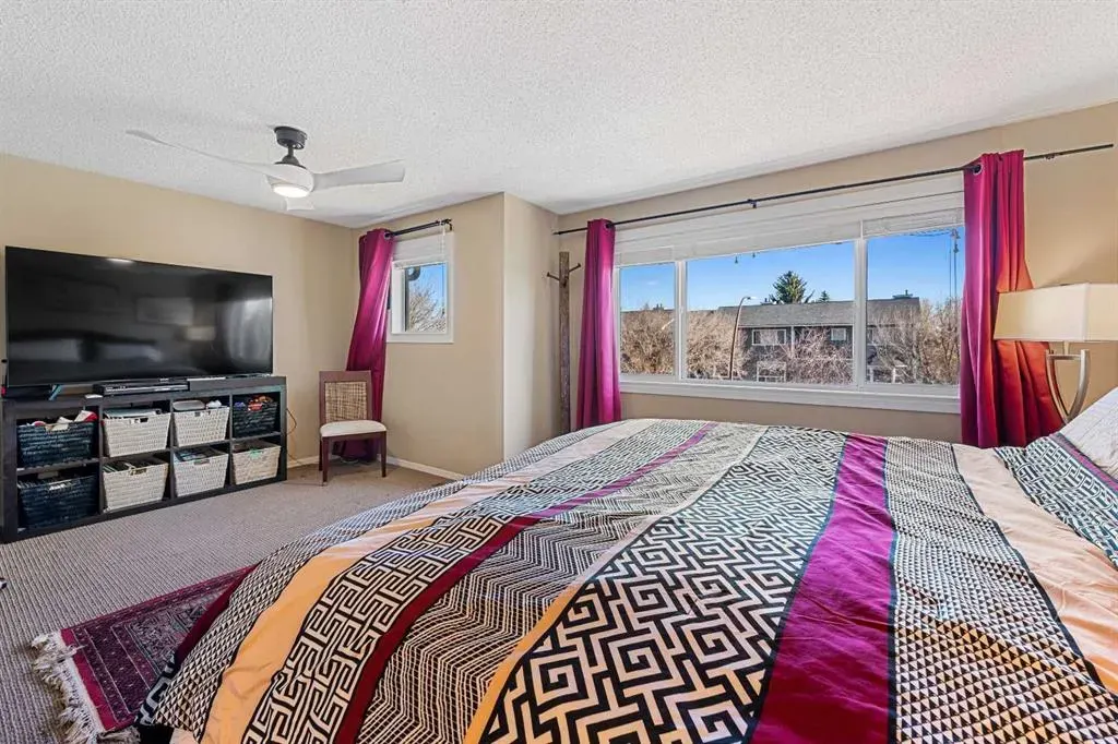 151 Woodglen Grove SW