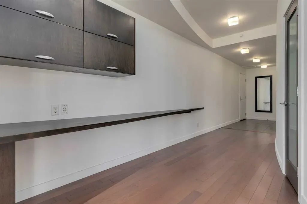 530 12 Avenue SW, #802