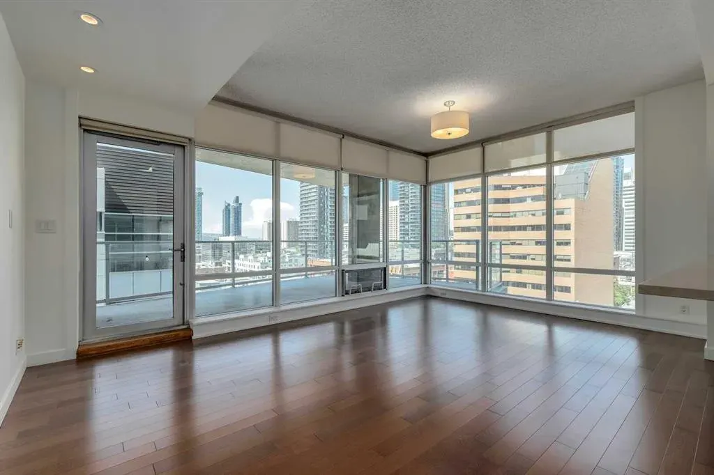 530 12 Avenue SW, #802