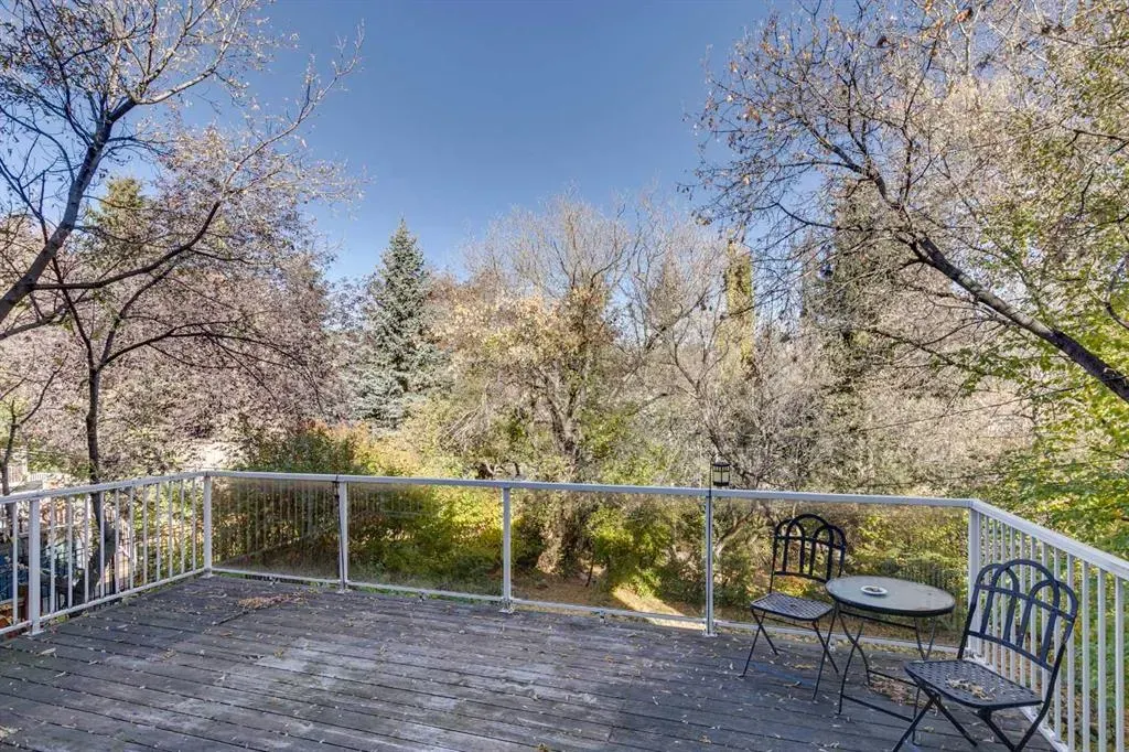 1302 Frontenac Avenue SW