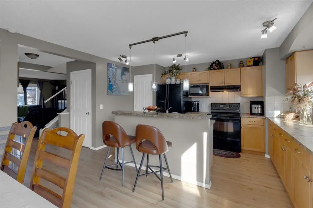 186 Everglen Rise SW