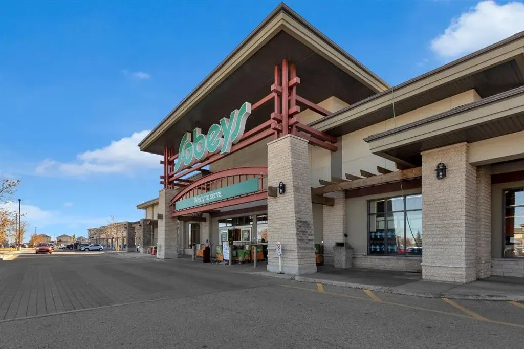 186 Everglen Rise SW