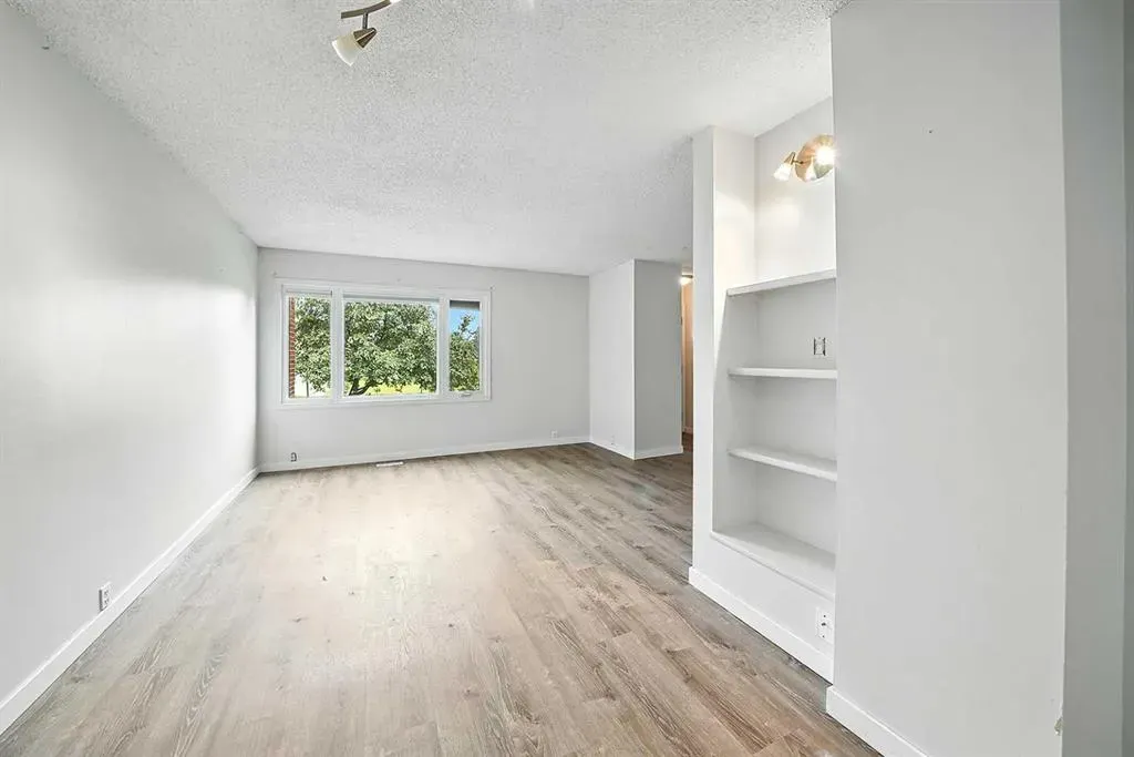 15 Stanton Street, #13