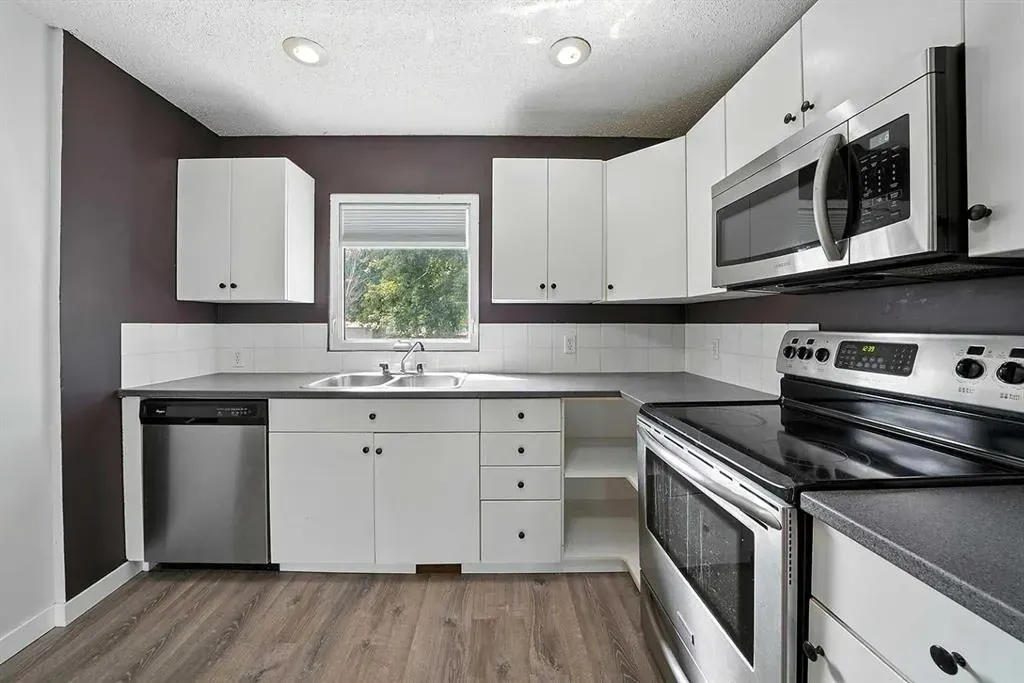 15 Stanton Street, #13