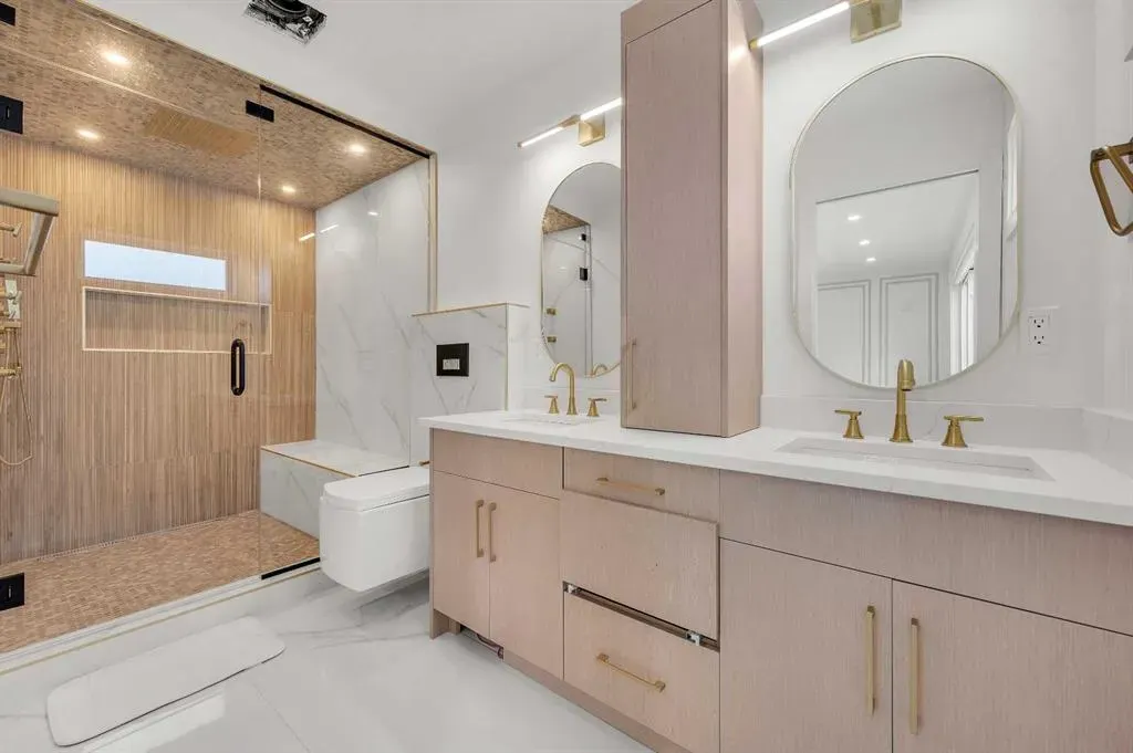 4239 Vauxhall Crescent NW