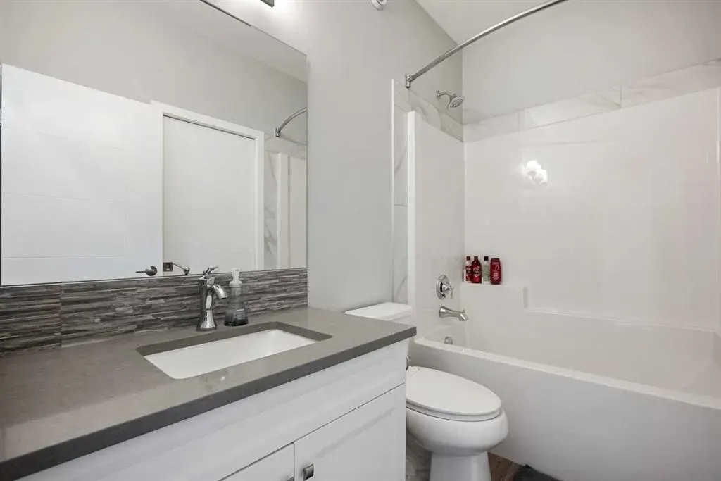 212 Magnolia Heath SE