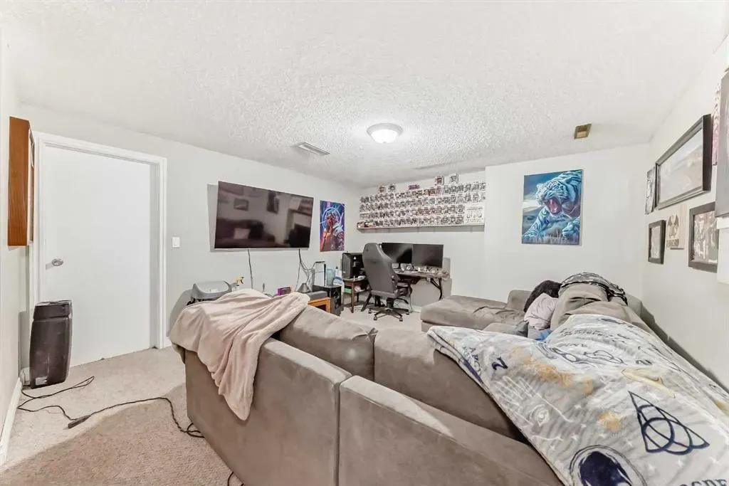 131 Templehill Drive NE, #17