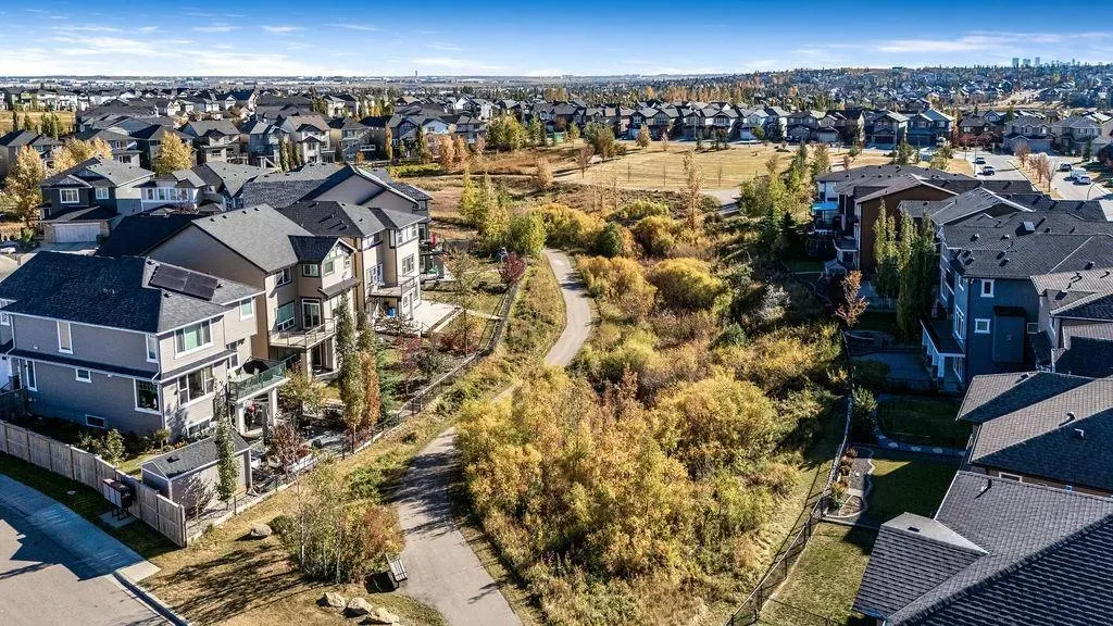 82 Panton View NW