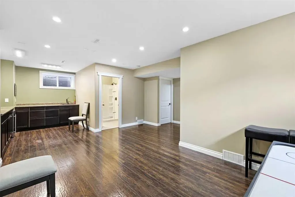 753 Fairways Green NW