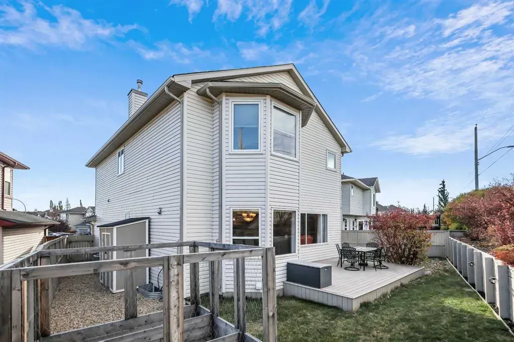 753 Fairways Green NW