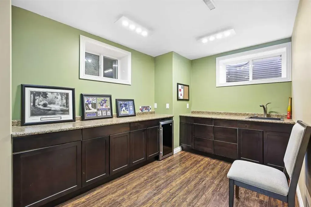 753 Fairways Green NW