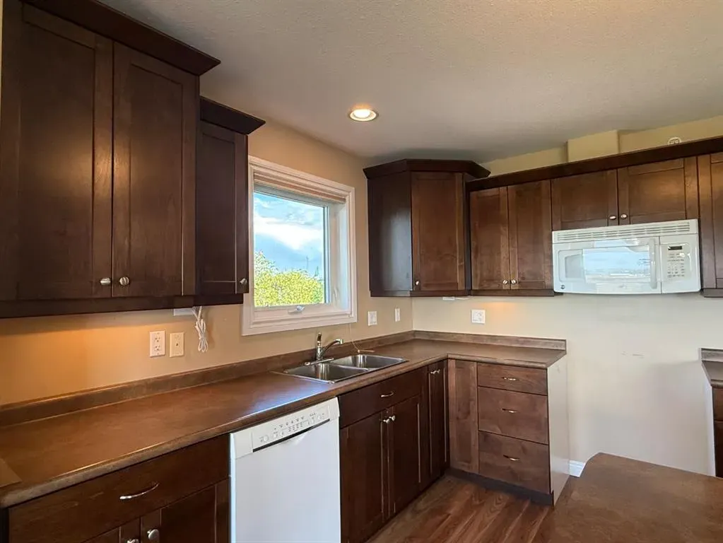 5015 Riverside Drive, ##302