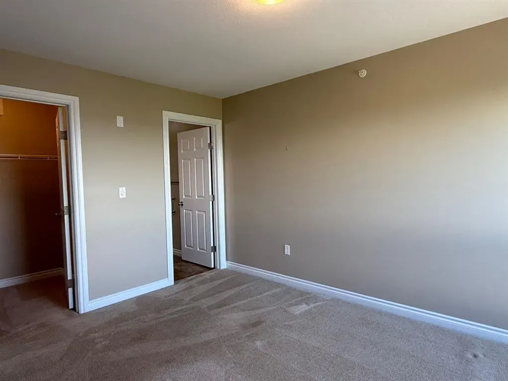 5015 Riverside Drive, ##302
