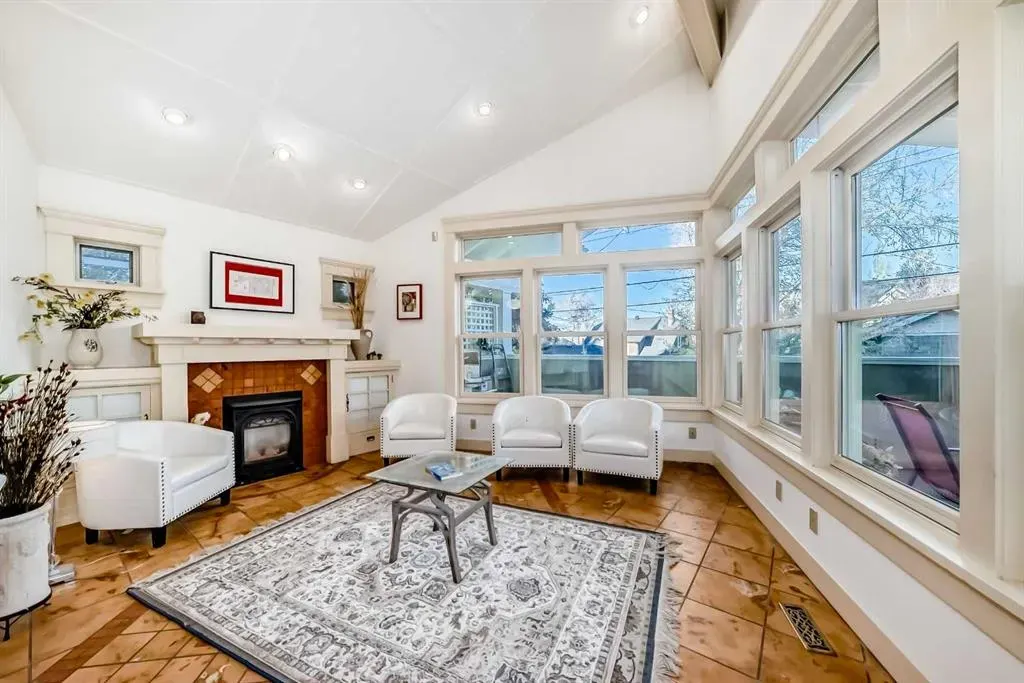 342 SUPERIOR Avenue SW