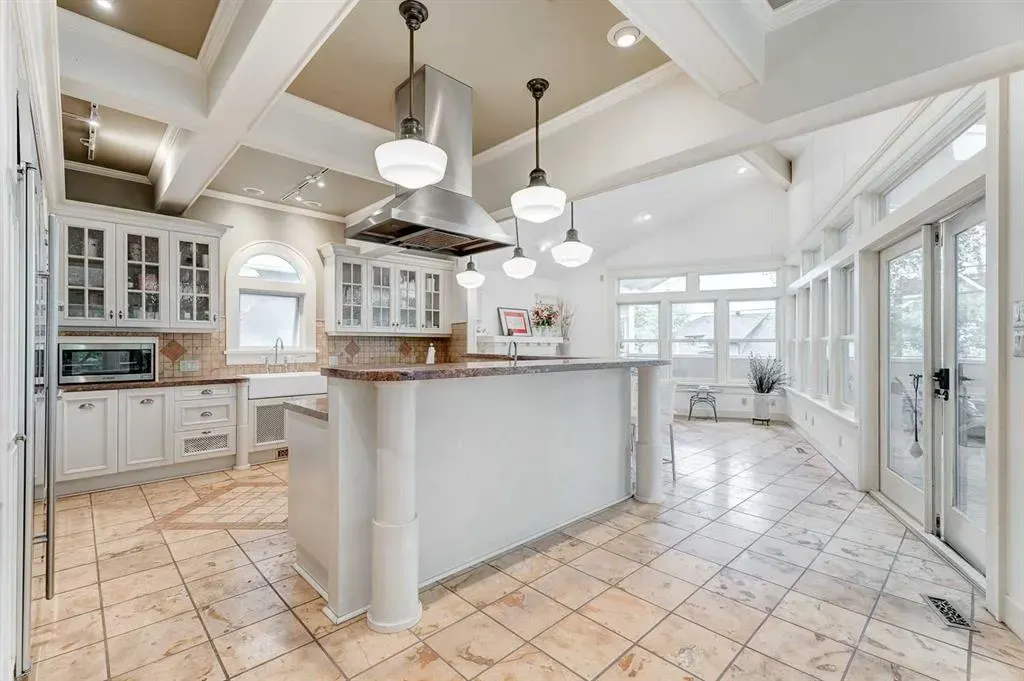 342 SUPERIOR Avenue SW