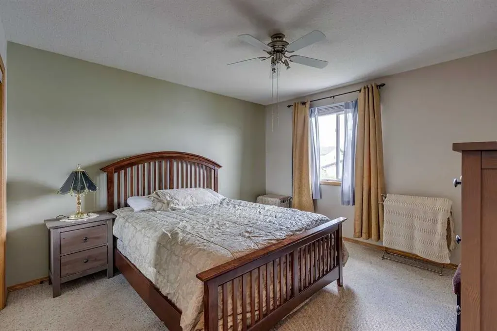 1656 Strathcona Gate