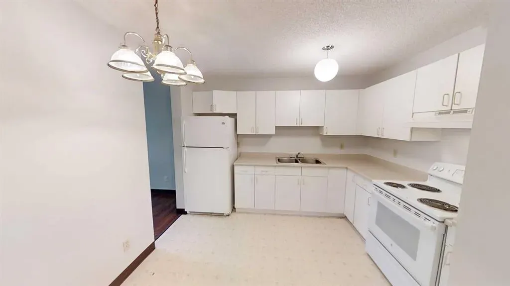 5117 44 Street, #301