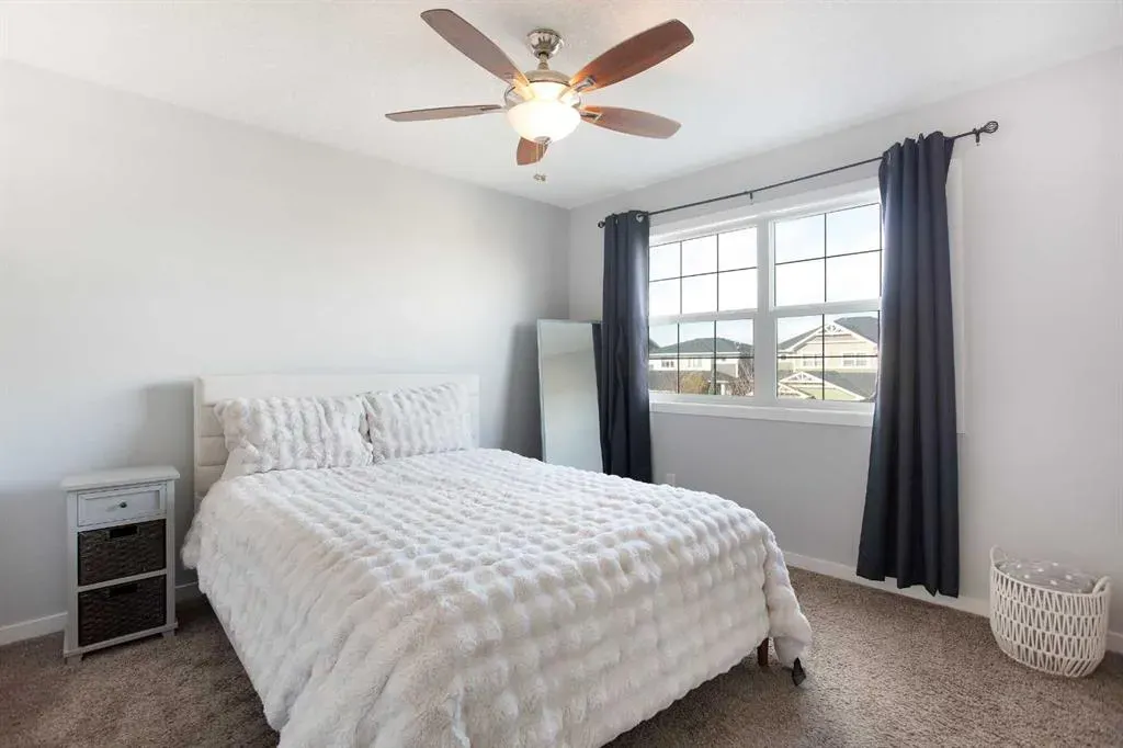 1823 Baywater Drive SW