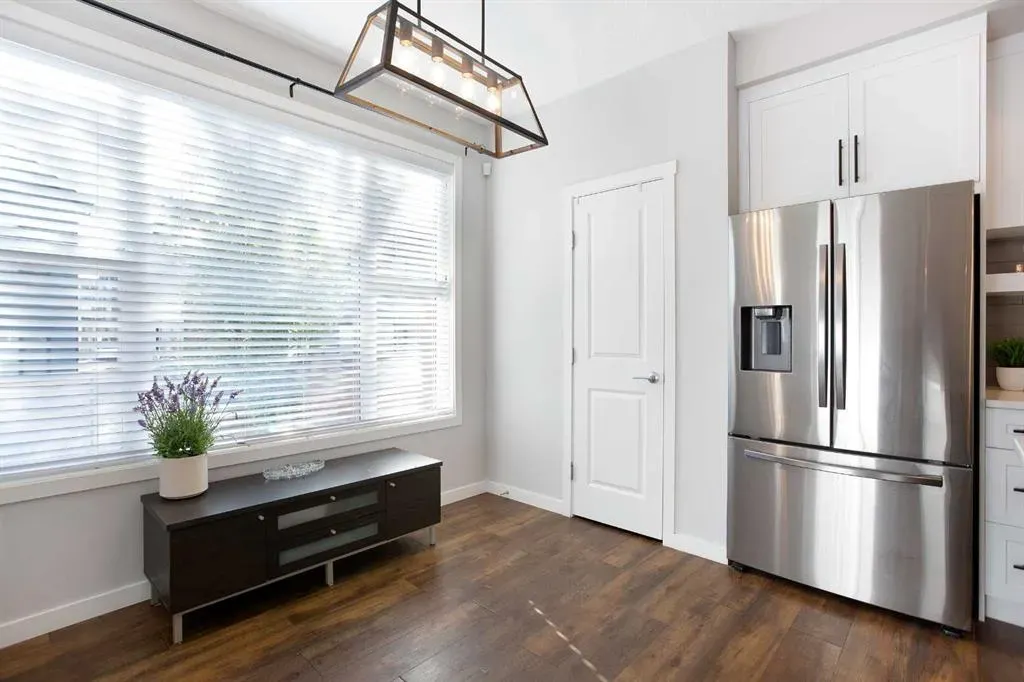 1823 Baywater Drive SW