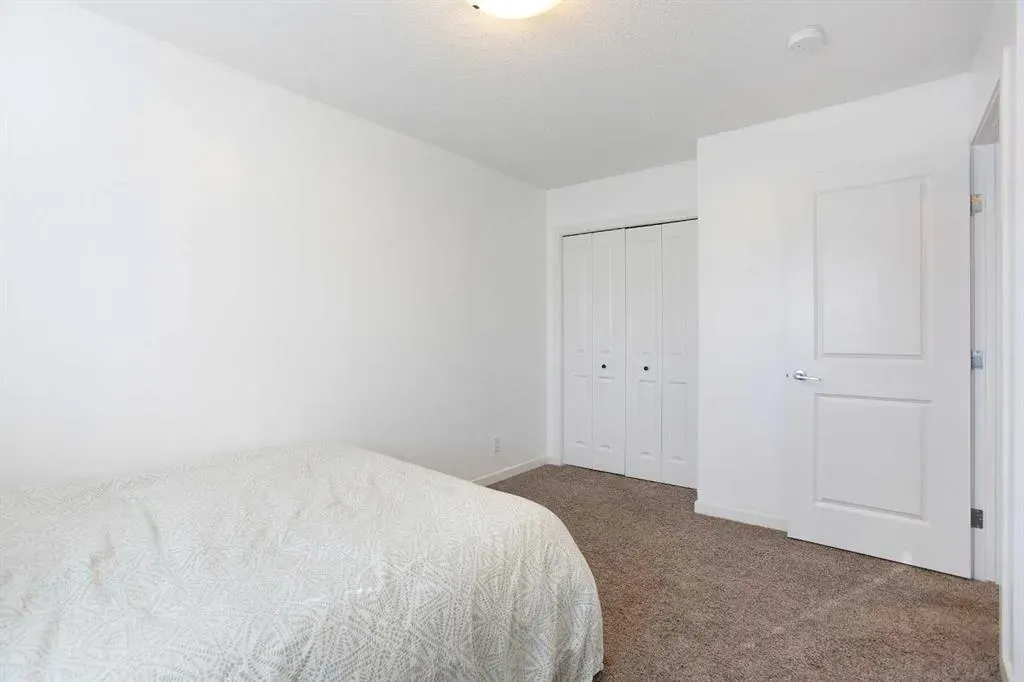 1823 Baywater Drive SW