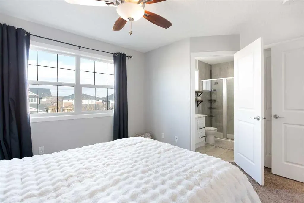 1823 Baywater Drive SW