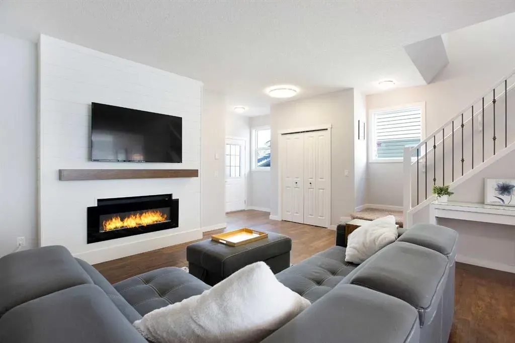 1823 Baywater Drive SW