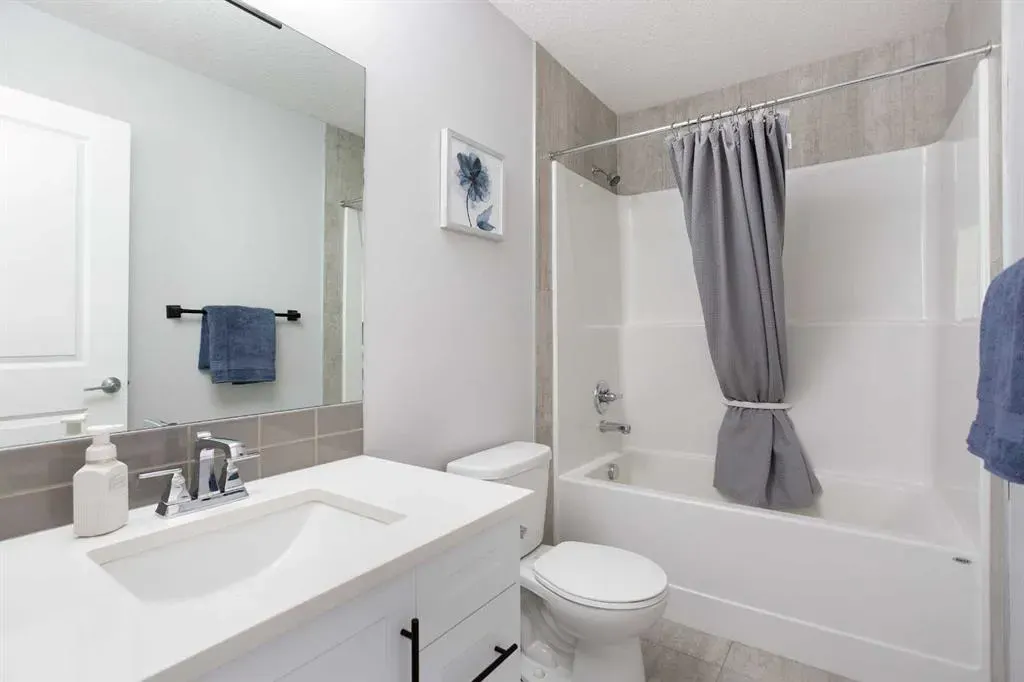 1823 Baywater Drive SW