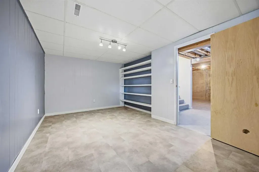 803 Varsity Estates Drive NW, #8