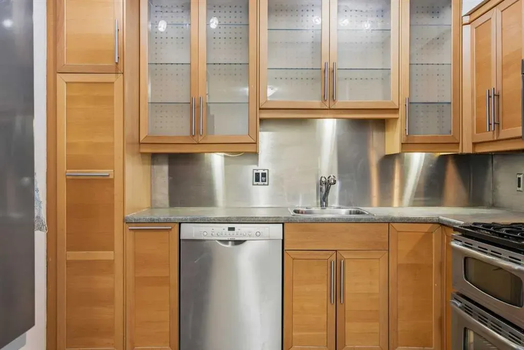 803 Varsity Estates Drive NW, #8