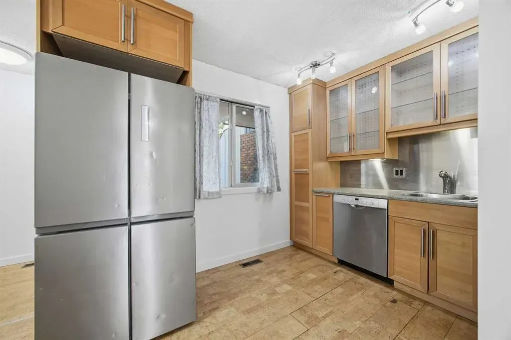 803 Varsity Estates Drive NW, #8