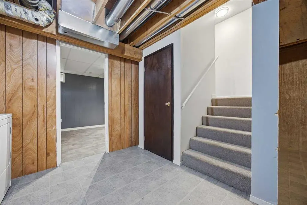 803 Varsity Estates Drive NW, #8