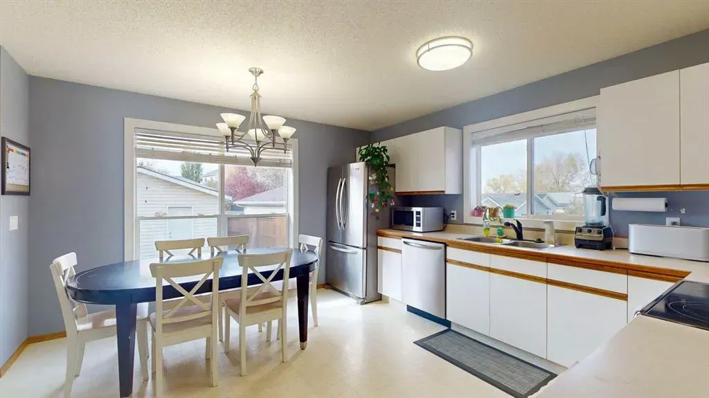 27 Hidden Valley Link NW
