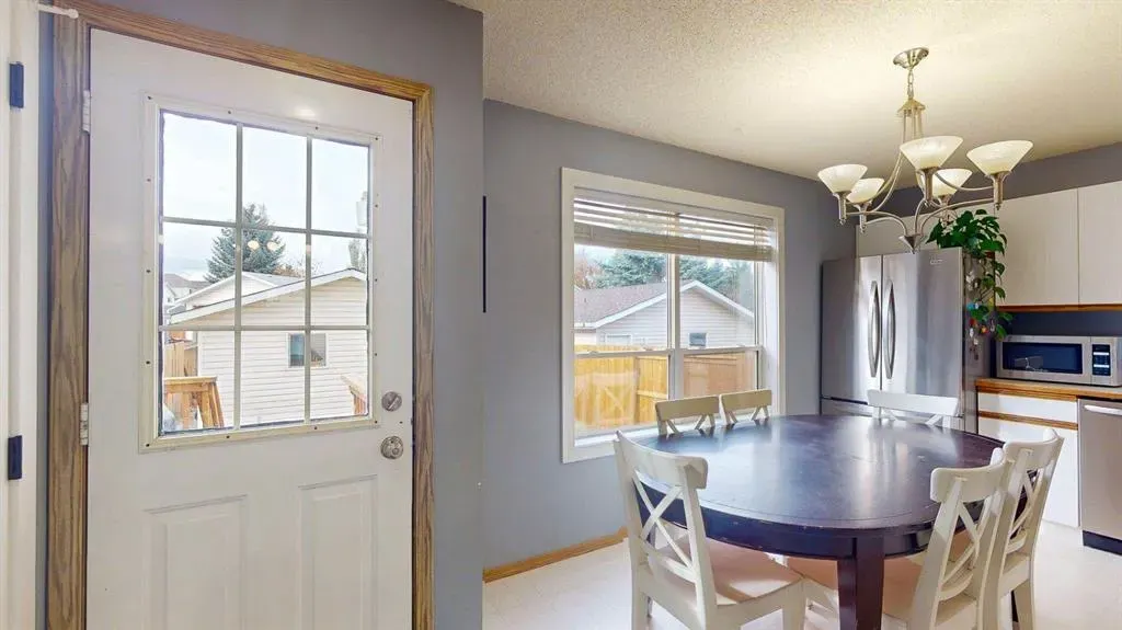 27 Hidden Valley Link NW