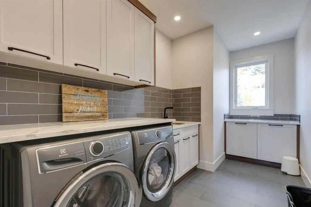 3312 Caribou Drive NW