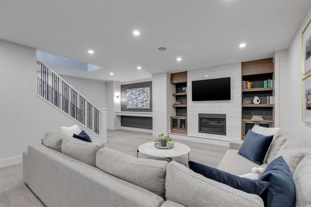 3312 Caribou Drive NW