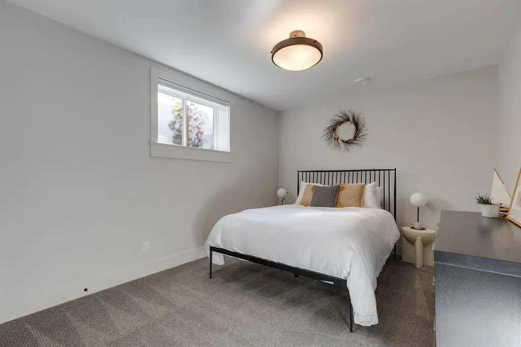 3312 Caribou Drive NW